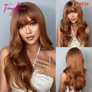 Women Wear Wavy Wigs - Phosgene